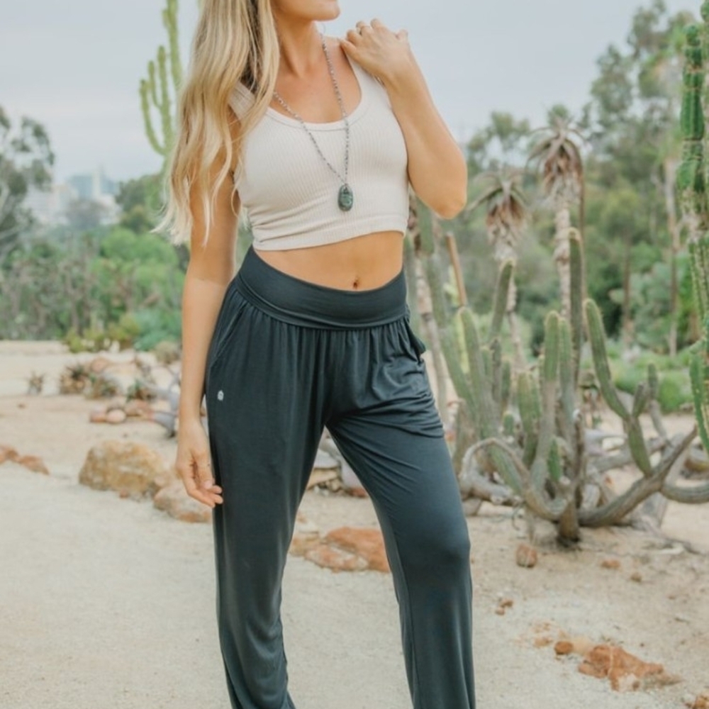 Bamboo Essential Relaxed Pants